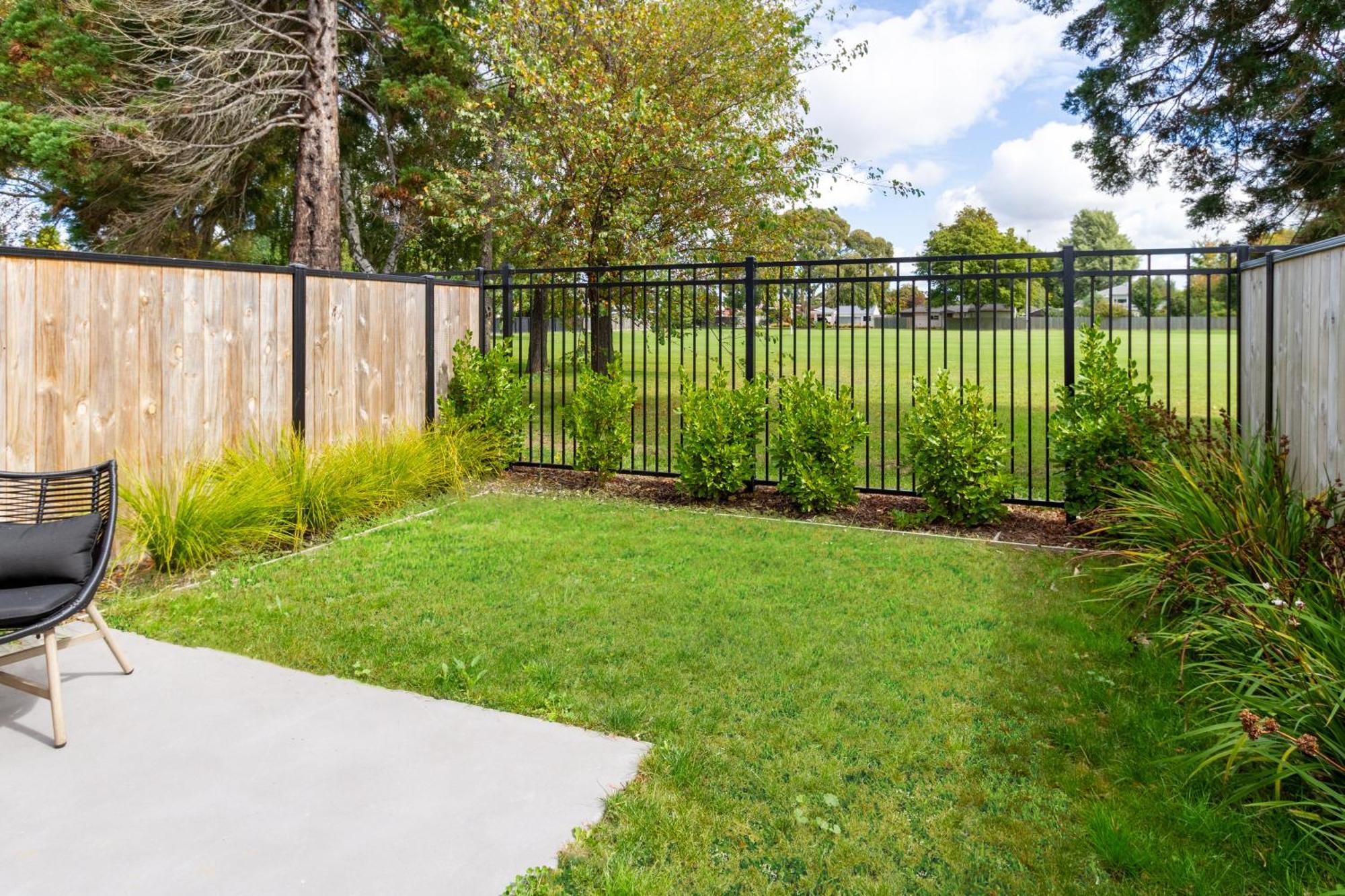 Escape At The Park: 1 Bed 1 Bath W/Carpark Daire Christchurch Dış mekan fotoğraf
